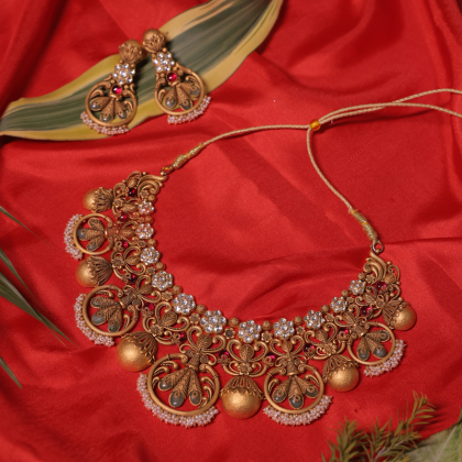 Antique Floral Heritage Necklace Set with Crystal Accents